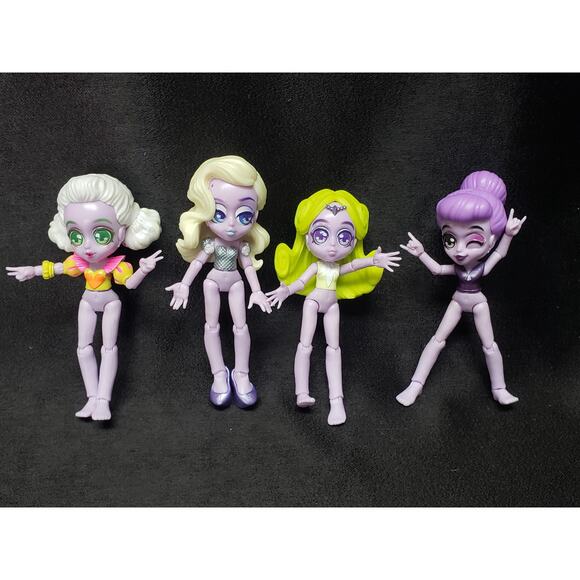 Capsule Chix Posable Mini Figure Girl Dolls 14 Points of Articulation Hand Feet - Picture 1 of 12